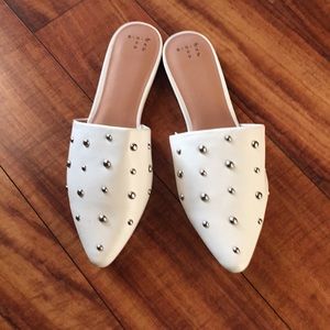 a. n. d A New Day size 10 white with studs New